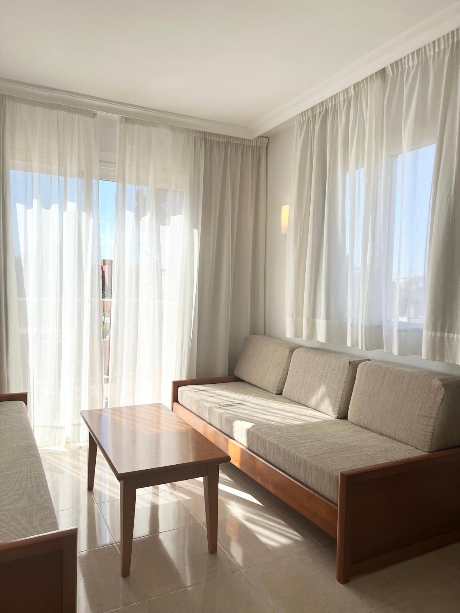 Aparthotel Ciudad Laurel Cala Millor  Exterior photo