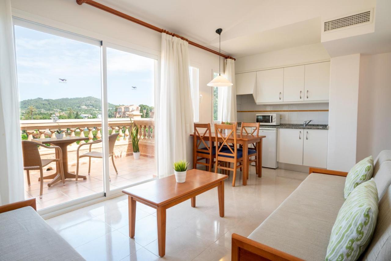 Aparthotel Ciudad Laurel Cala Millor  Exterior photo