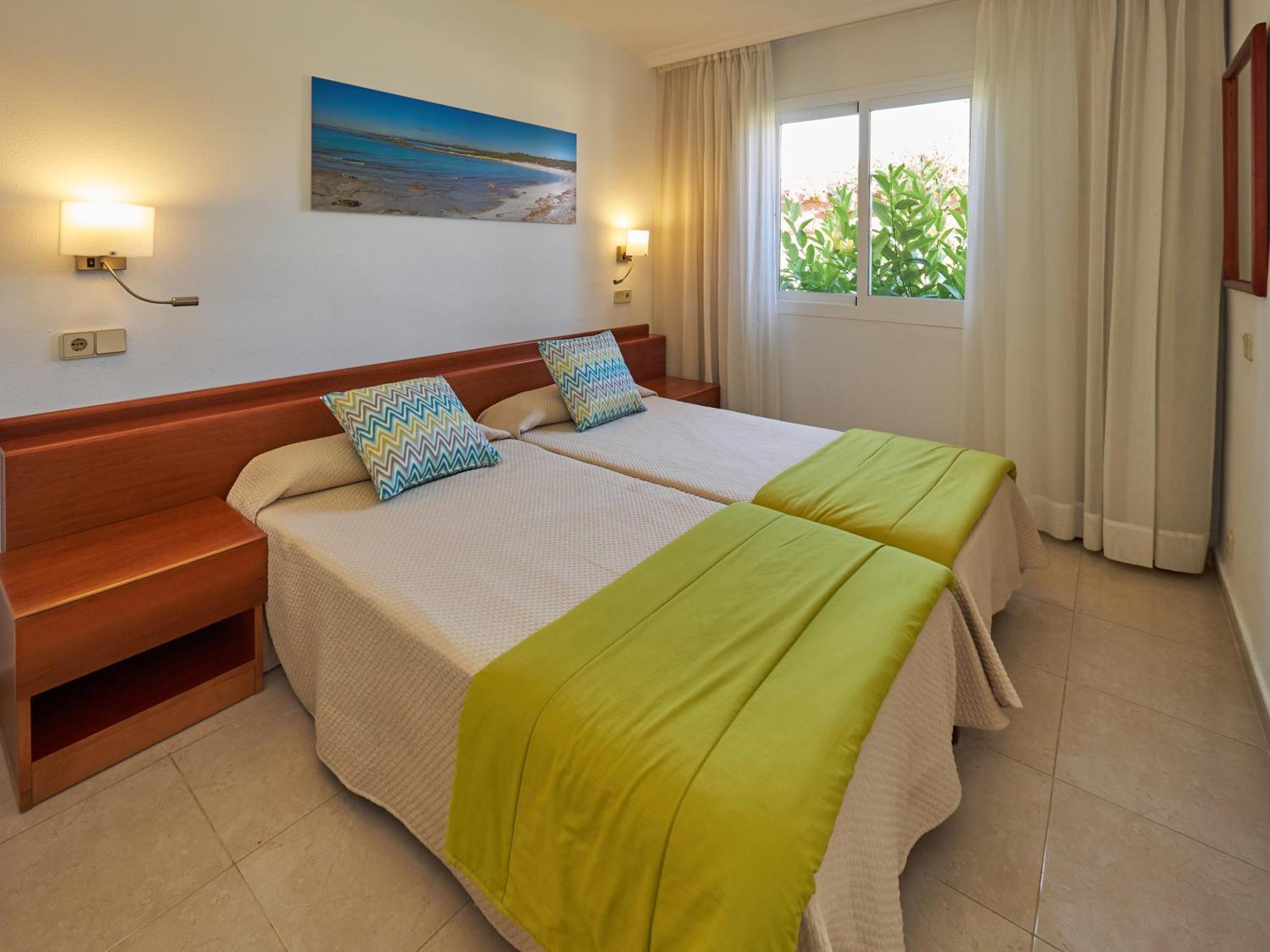 Aparthotel Ciudad Laurel Cala Millor  Exterior photo