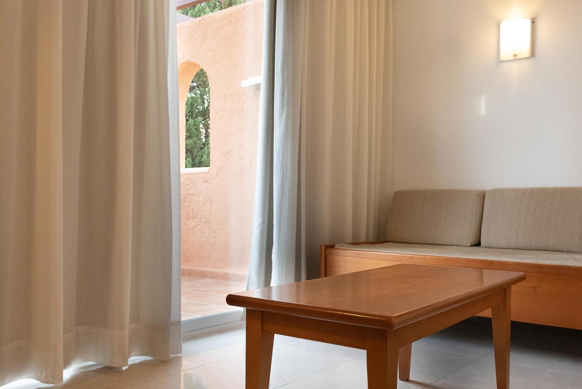 Aparthotel Ciudad Laurel Cala Millor  Exterior photo